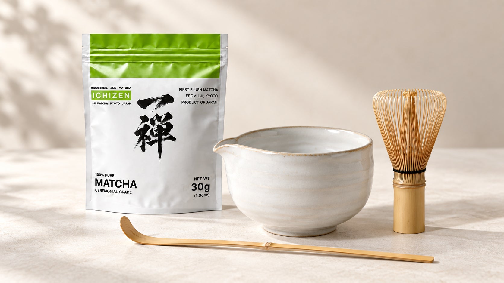 一禅の抹茶パッケージと抹茶碗・茶筅・茶しゃく