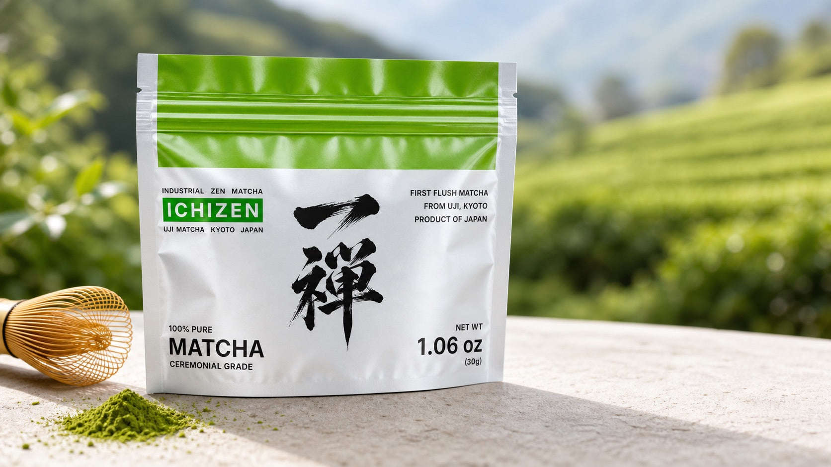茶畑を背景にしたICHIZEN宇治抹茶