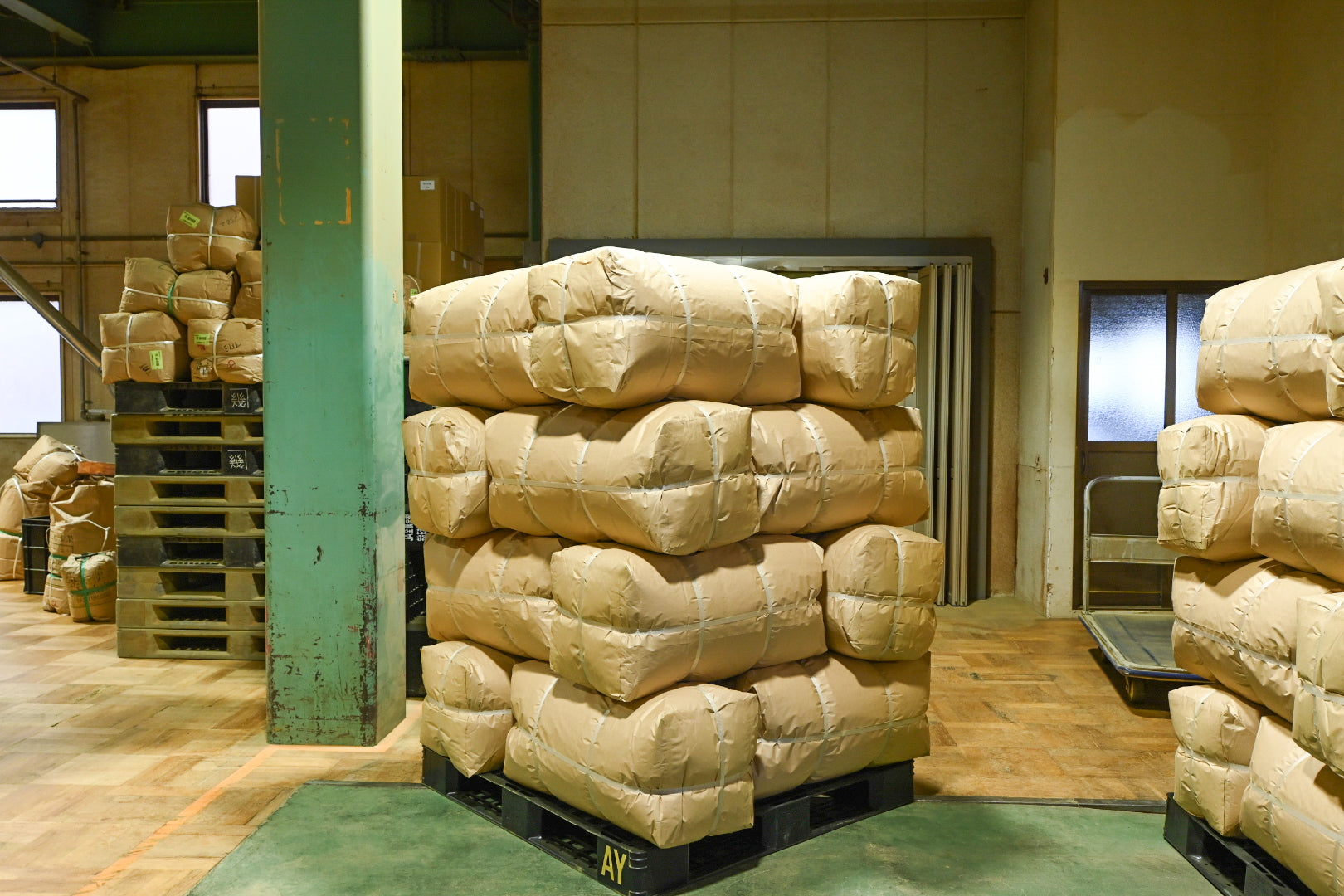 茶葉を保管する京都の倉庫